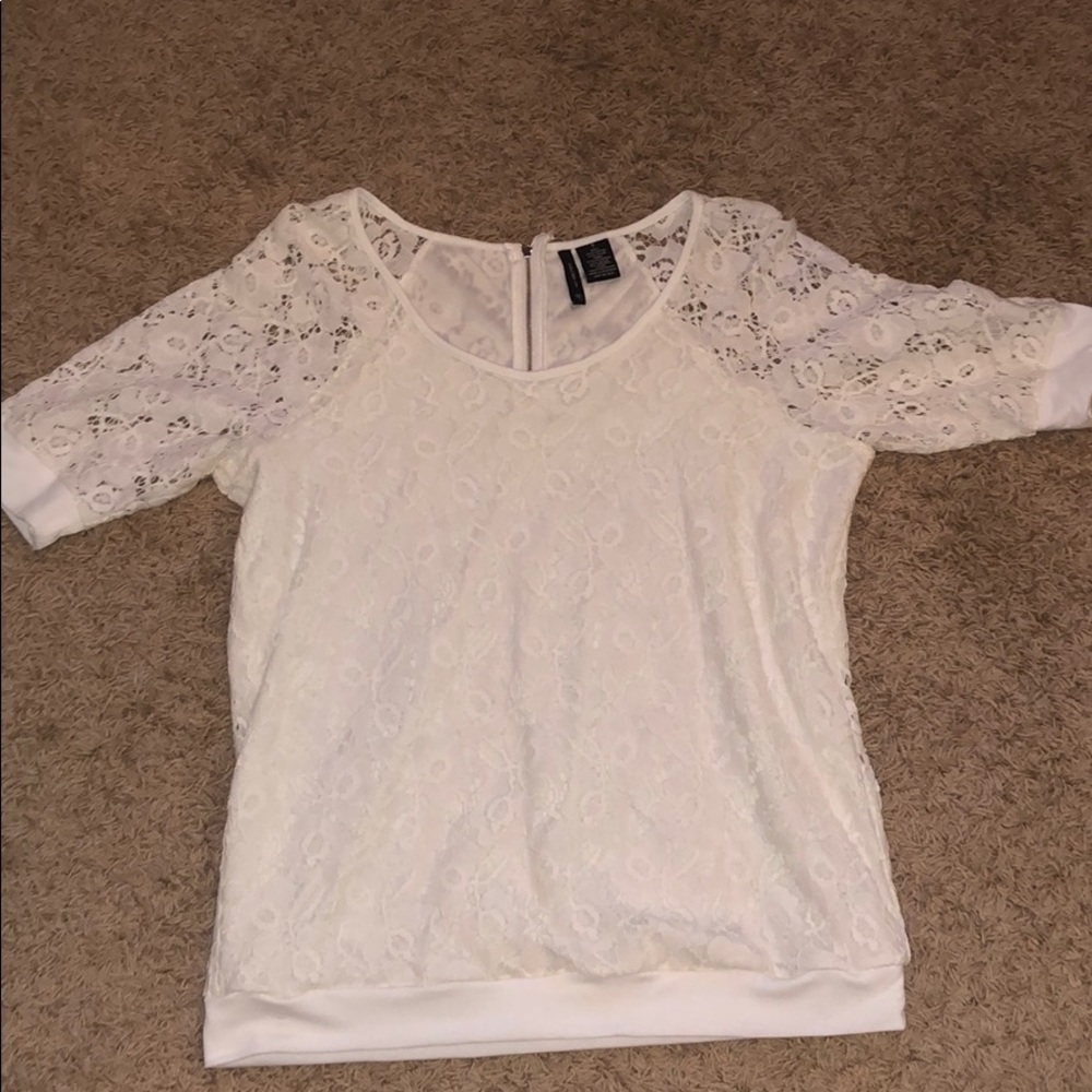 New Directions white lace top, size small